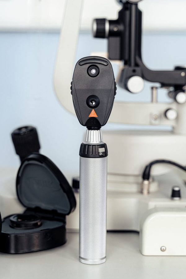 pexels-shkrabaanthony-6749701 Dermatoscope